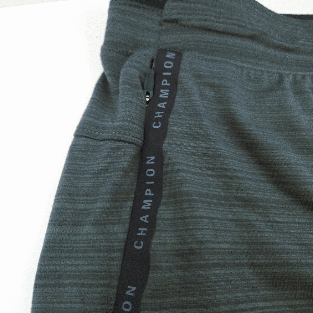 Champion Men's Green Shorts Size Large L Zipper Pockets Activewear Gym 32 Waist - Picture 4 of 12